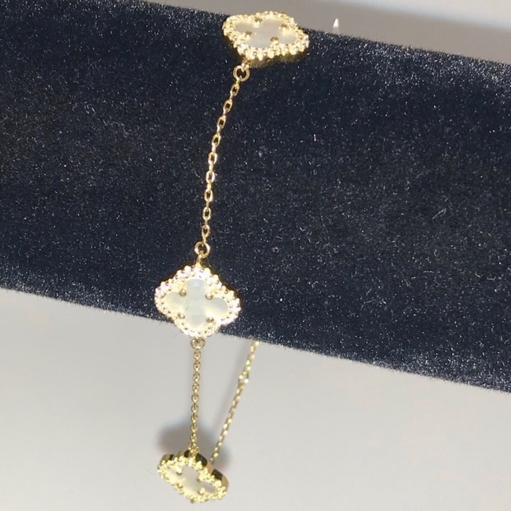18k Mother of Pearl Bracelet - Picture 8 of 10